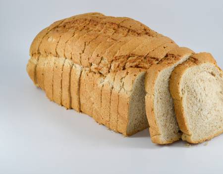 Teljes kiőrlésű forma kenyér, 1 kg, szeletelt, házhozszállításra